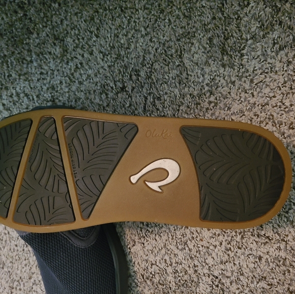 Olukai slip-on shoe - Picture 2 of 6